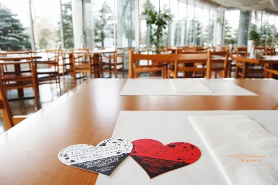 第4回　赤と白のハート型カードをデザイン