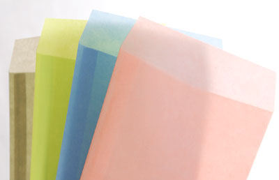 第8回　明るい色合いのロウ引き封筒に空押し