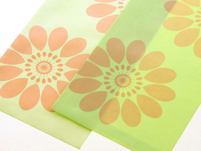 第8回　明るい色合いのロウ引き封筒に空押し