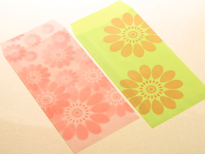 第8回　明るい色合いのロウ引き封筒に空押し