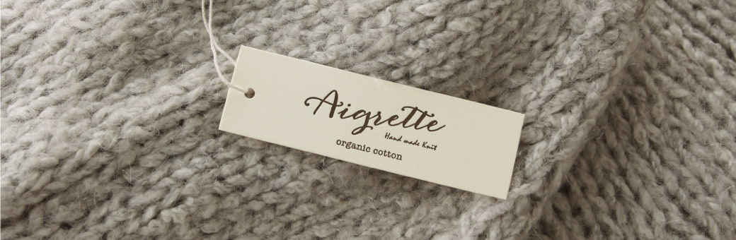 アパレルブランドのタグ（下げ札）